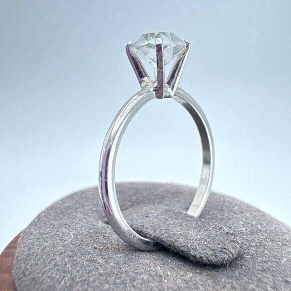 VTG Silver Tone White Crystal Fantasy Cut Prong Set Promise Ring Size 9 - Picture 2 of 8